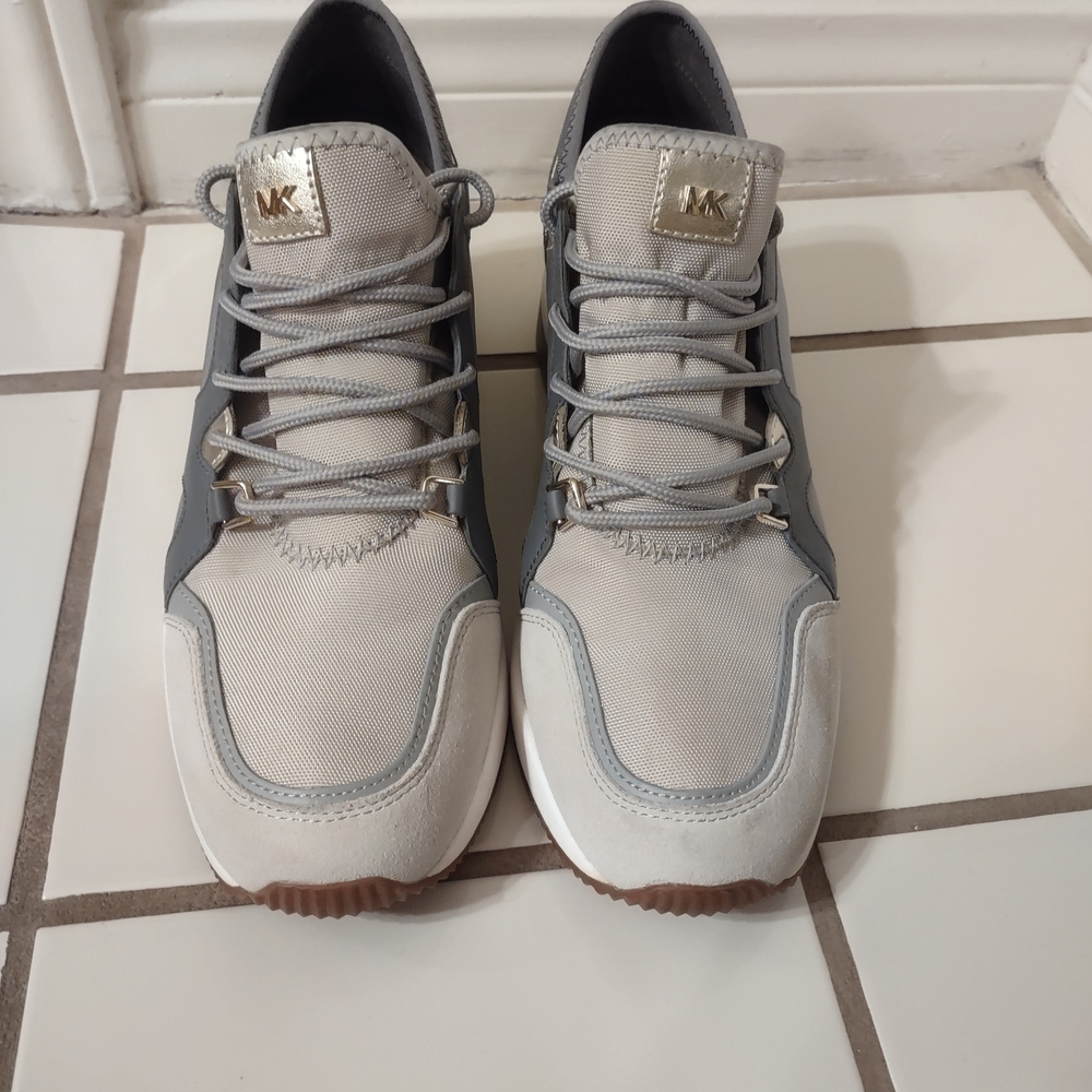 Michael Kors Women Cream and Gray Sneakers